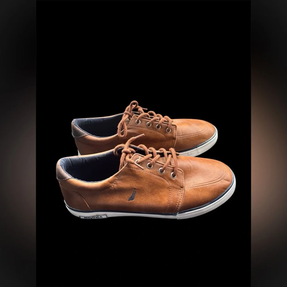 ✨Nautica Tan leather lace-up boat shoes✨